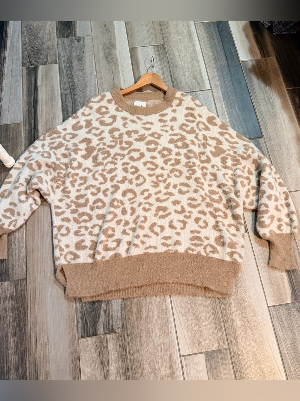 aerie Cream & Tan Leopard-Print Crewneck Sweater - Picture 3 of 13